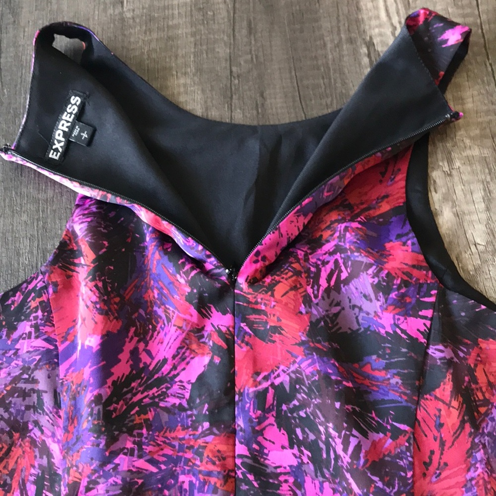 π EXPRESS PEPLUM TOP - Picture 6 of 6